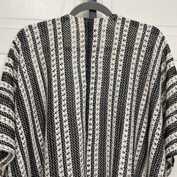 Maurices Women’s Striped Crochet Kimono Black/White OS Coverup Boho Hippie - Picture 8 of 11